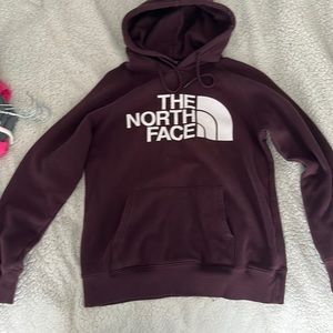 Woman’s The North Face Sweatshirt